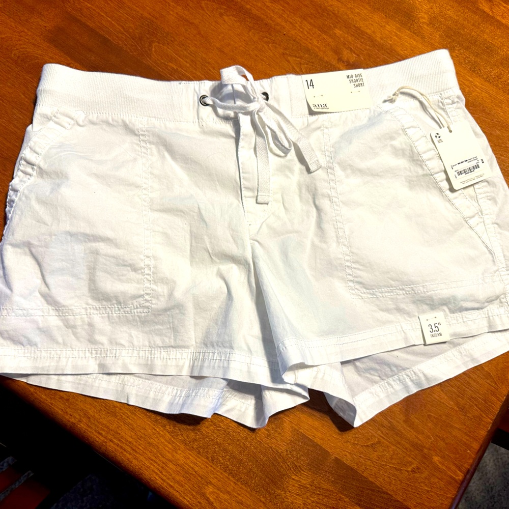 Brand New A.N.A. Shorts - never worn